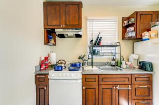 Pet-Friendly Condo Less Than 2 Mi to Alameda Beach! - 2