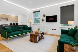 Spacious 2Bedroom flat ,sleeps 9, perfect for contractors,families,groups - 1