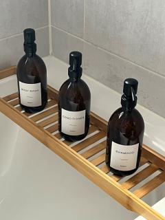 Modern Flat in central Lichfield & secure parking - 1