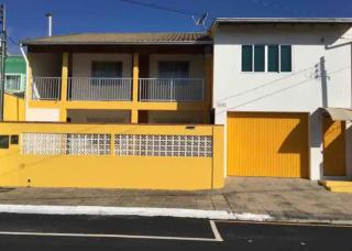 Casa Inteira com PISCINA no centro de Balneário Camboriú - 9