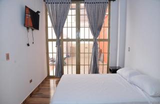 Casa jardin completa con parqueadero privado - 4