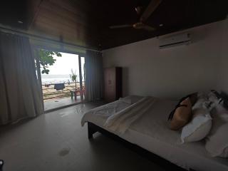 Colomb Beach Huts - 3