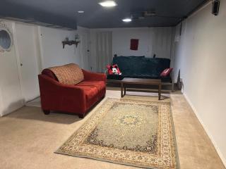 Hilltop Orchard Guest Suite with Scenic View - 0