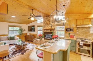 3 Mi to Snow Summit Charming Home with Fenced Yard - 7