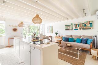 Luxury Townhome-Gated Community Across From Beach - 0