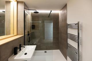 Eden - A Luxury Home in Central Leeds perfect for Couples, Families and Contractors! - 7