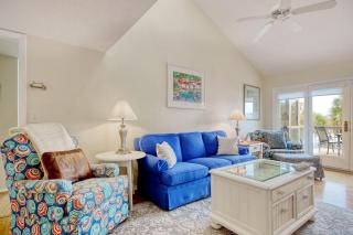 Pelican Watch 8a, Lakefront Villa with Pool and Short Easy Flat Walk to Beach - 5