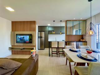 Apto Bal Picarras 150M PRAIA com PISICNA, sacada com CHURRASQUEIRA privativa, AR CONDICIONADO Wi Fi, PORTARIA 24h,vaga privativa de GARAGEM - 5