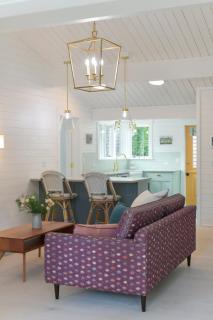 Scandinavian Cottage by the Sea, Close Walk to Ferry and Town - 2