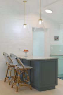 Scandinavian Cottage by the Sea, Close Walk to Ferry and Town - 1