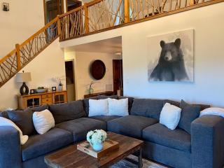 WINE DOWN at our Cozy Highlands Mountain Retreat - 8