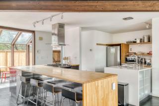 Blue Heron - Modern Chef Kitchen, Hot Tub near Beach - 0