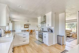 Vogel Vacation - Spacious Secluded, Hot Tub & Game Room - 4