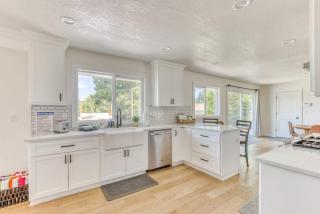 Vogel Vacation - Spacious Secluded, Hot Tub & Game Room - 1