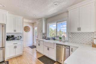 Vogel Vacation - Spacious Secluded, Hot Tub & Game Room - 2