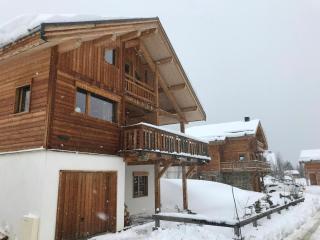Cozy Chalet With Scenic View In Monêtier Les Bains - 0