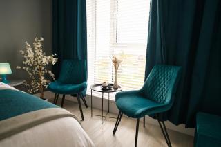 Milton Keynes 10 beds 5-Bedrooms 14 Sleeper Contractor family holiday Free Parking - 1