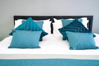 Milton Keynes New 5-Bed Contractor Free Parking - 7