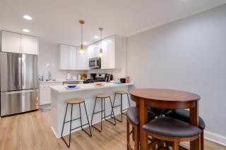 Alexandria Townhome in Upcoming Neighborhood! - 5