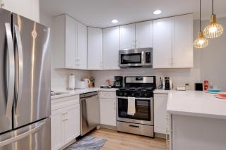 Alexandria Townhome in Upcoming Neighborhood! - 2