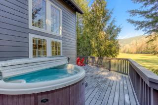 Lazy Bear Lodge · Spacious 6BR Lodge with Chef's Kitchen, Hot Tub, Golf Views and more - 7