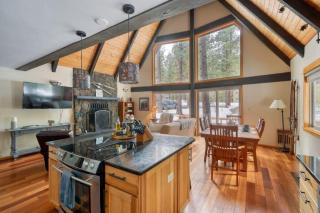 Spring Home 6 - Cozy 4BR Cabin in Black Butte Ranch w Fireplace - 0