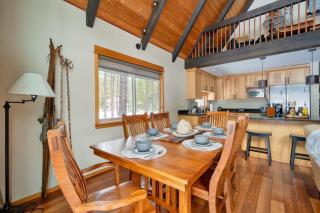 Spring Home 6 - Cozy 4BR Cabin in Black Butte Ranch w Fireplace - 1