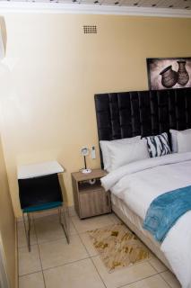 Ogans Guest Villa 21 Elizabeth avanue linmeyer jhb - 5