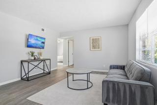 Wyndham Hills Getaway Modern Comfort Awaits - 9