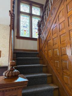 Second Floor Apartment in Victorian House - 4