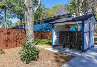 Bright, Spacious 2bd 15bt Townhome Interior - 6