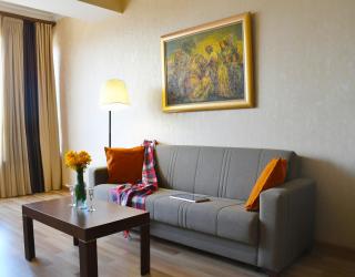 Chic 1BR Cascade Views & Near Opera - Erevan - 8