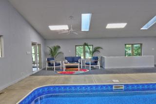 Pool House on Ponce De León - 6