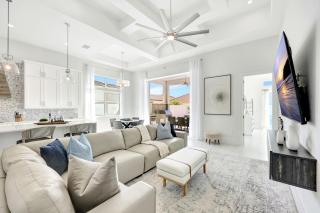 Sand Dollar Retreat New 4BR w/ Pool, Spa & Walk to Vanderbilt Beach - 4