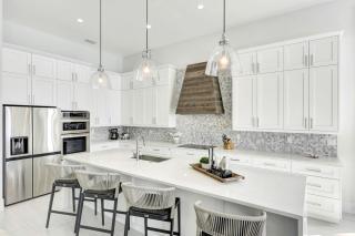 Sand Dollar Retreat New 4BR w/ Pool, Spa & Walk to Vanderbilt Beach - 3