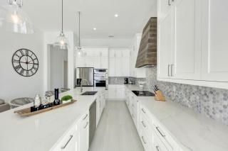 Sand Dollar Retreat New 4BR w/ Pool, Spa & Walk to Vanderbilt Beach - 2