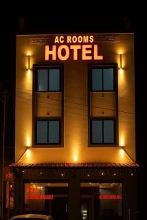 Shree Hanuman Hotel - 9