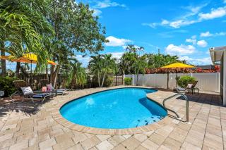 NEW Coral Reef Retreat Vanderbilt Beach 3BR, 2BA Private Pool - 0