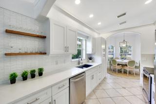 NEW Coral Reef Retreat Vanderbilt Beach 3BR, 2BA Private Pool - 3