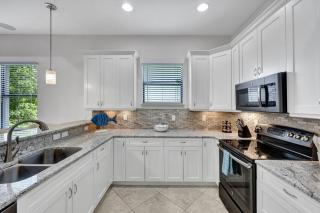 Pelican Place 4BR Naples Park Home w/ Private Pool Near Beach - 3