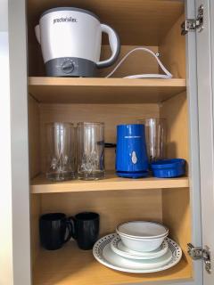 Lazy Cuckoo Inn - Sleek and Stylish Studio Apartments - 2