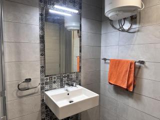 Quiet Private Suite & Room in Spinola Bay Central Near Beaches - Shared Apt - 3