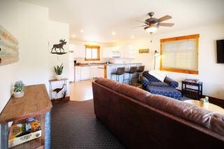 The Loose Moose Lodge #6 At Downtown Grand Lake - 9