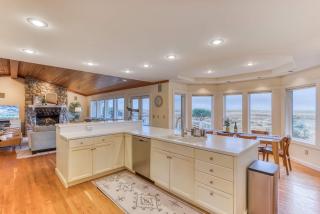 Elk Ridge - Lux oceanfront family retreat - 0