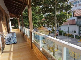 Casa Beira Mar Com 05 Dormitórios Próximo a Comércio em Geral - 1