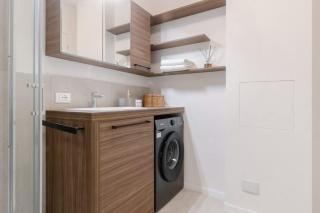 Steps from Station Single Room with Shared Bath - 2