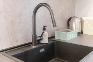 Modern Retreat Private Room with Ensuite - 8