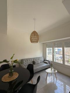 Departamento luminoso y moderno en Guemes - 2