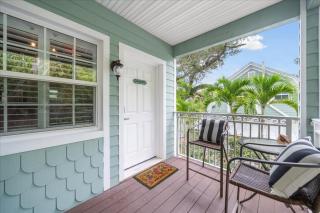 SeaGlass Inn Bed and Breakfast - 2