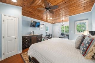 SeaGlass Inn Bed and Breakfast - 7